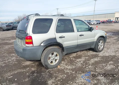 2005 Ford Escape Xlt from USA, damaged, VIN 1FMYU93105KB27645